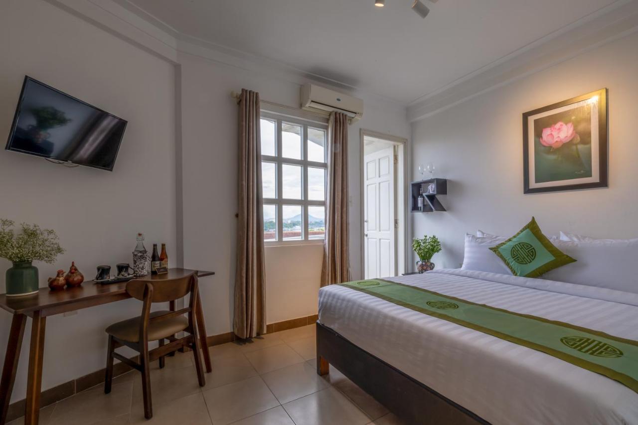 Charming Riverside Hotel هوي المظهر الخارجي الصورة