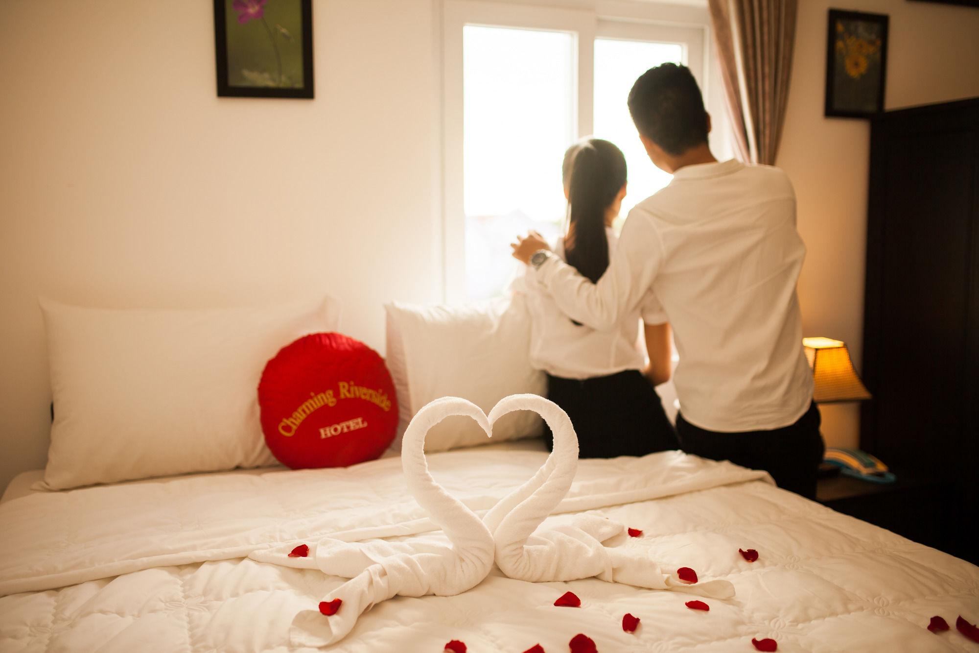 Charming Riverside Hotel هوي المظهر الخارجي الصورة
