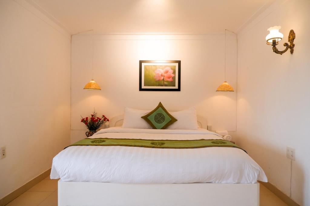 Charming Riverside Hotel هوي المظهر الخارجي الصورة