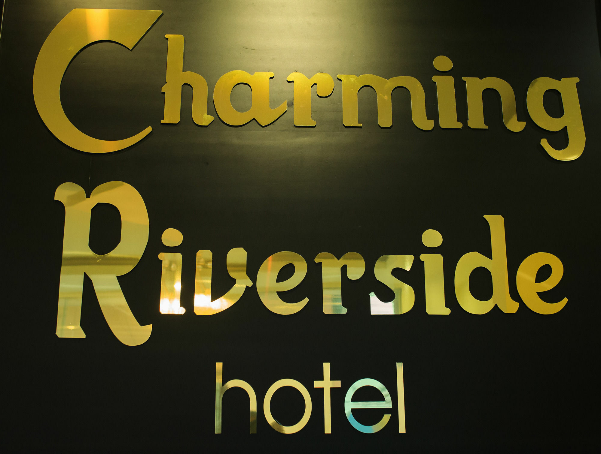 Charming Riverside Hotel هوي المظهر الخارجي الصورة